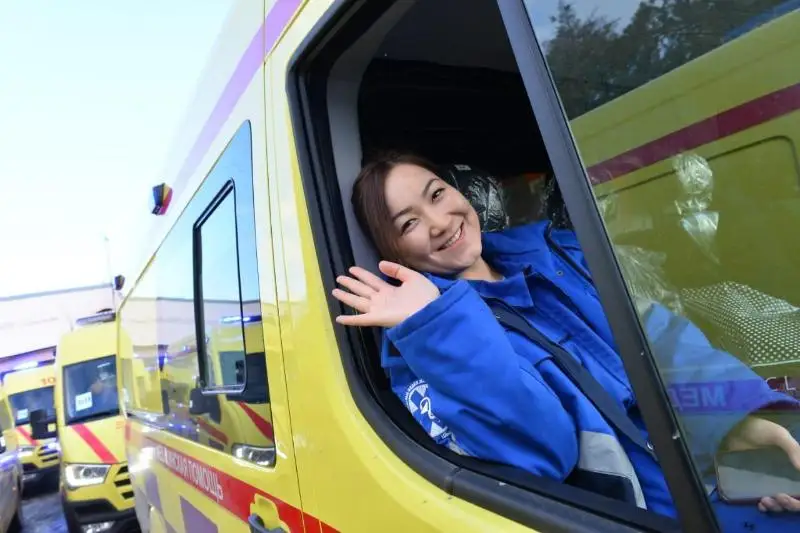 100 новых автомобилей «скорых» выехали на линию в Шымкенте