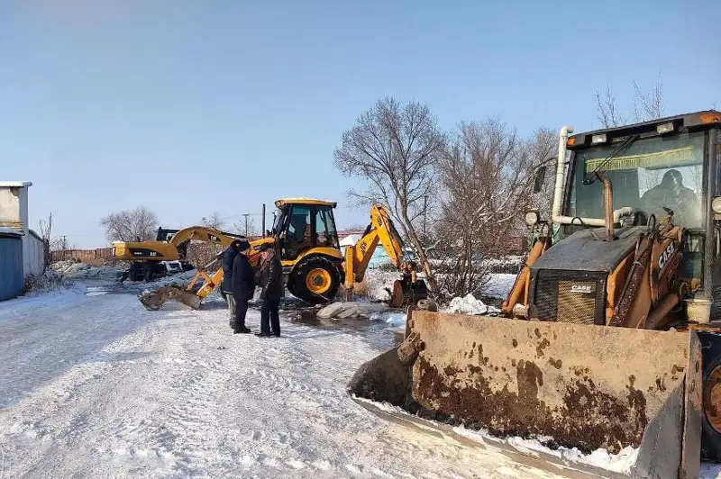 Предотвратить паводки: в усиленном режиме работают коммунальные службы  Тараза