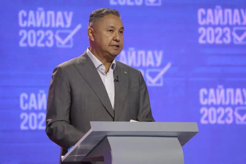 Фракция «Ак жол» в Парламенте направила более 10 тысяч предложений по законопроектам – Азат Перуашев