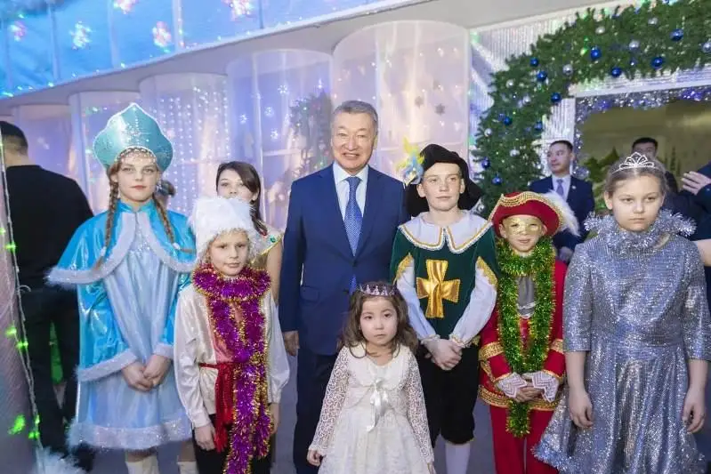 Детские новогодние елки прошли в Усть-Каменогорске