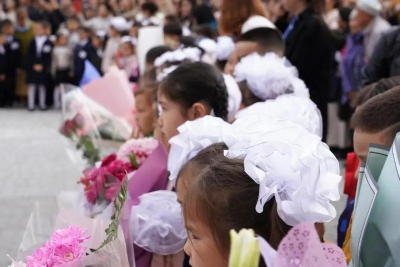 Восемь школ с трехсменным режимом будут работать в Астане