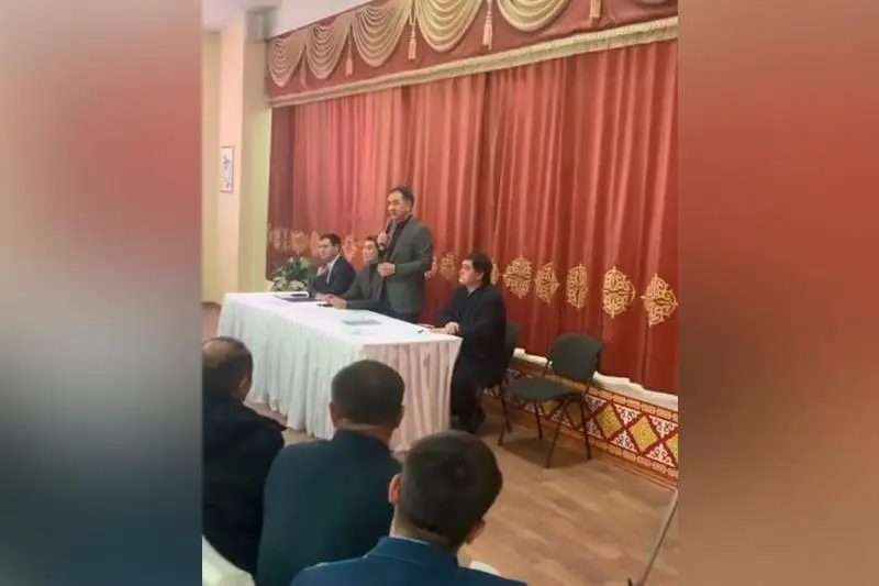 Аким Алматы сообщил о готовности переселить жителей накренившегося дома