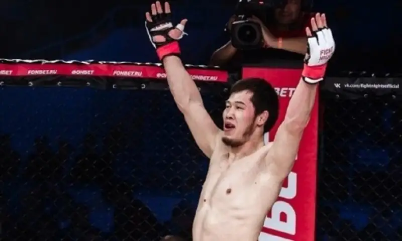 Казахстанец завоевал титул чемпиона на турнире по смешанным единоборствам GFC 23 в Алматы