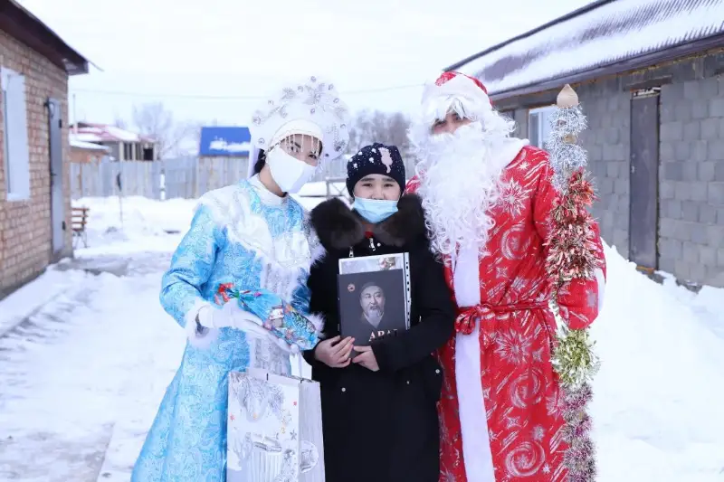 350 детей получили в подарок ноутбуки на Новый год в ВКО