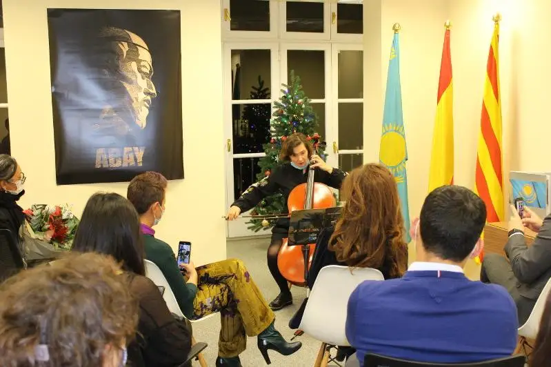 В Барселоне приобщились к наследию Абая