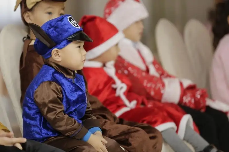 Новогодний праздник для деток из малообеспеченных семей провели в Атырау