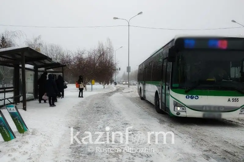В столице объездную дорогу по улице Байырқұм замело снегом