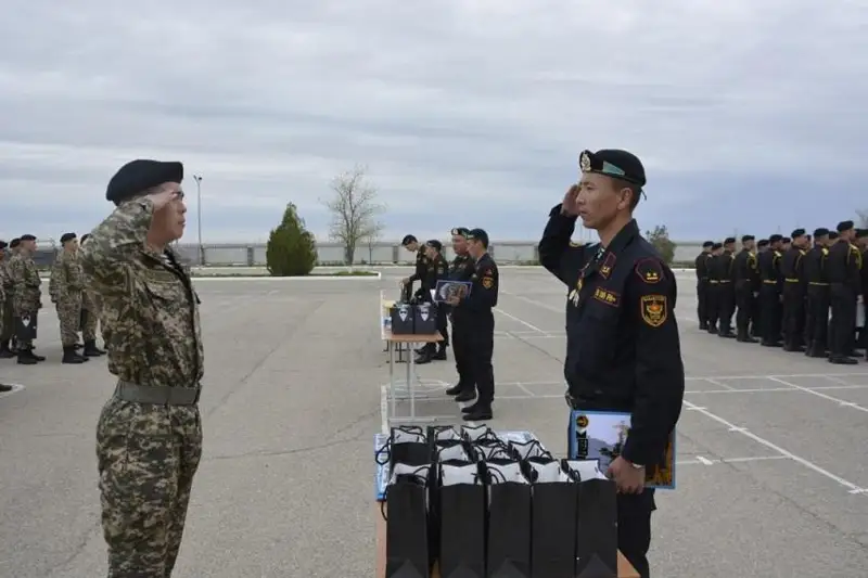 Более 600 морских пехотинцев возвращаются домой из Актау