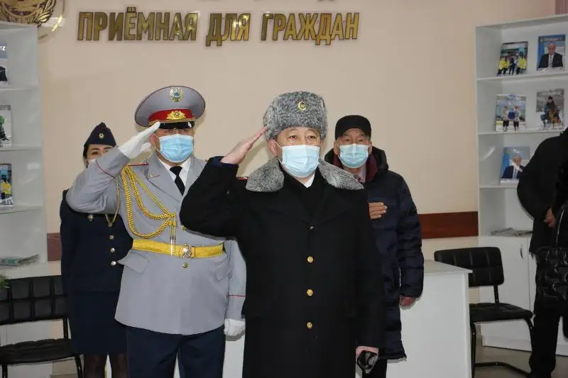 Мемориальную доску в честь Даура Ибраева открыли в полиции Усть-Каменогорска