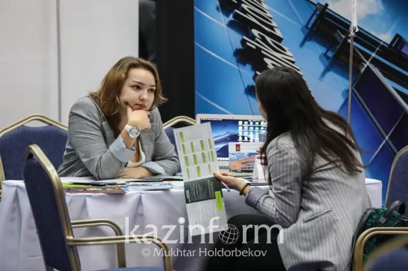 Выпускники казахстанских вузов в среднем ищут работу три месяца