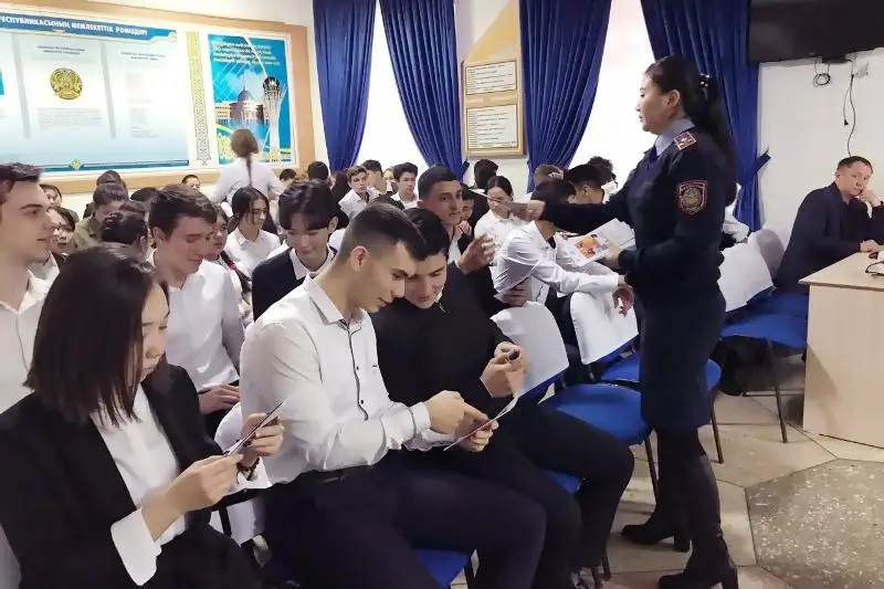 Шымкентские полицейские провели акцию по противодействию семейному насилию