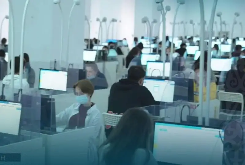 ЕНТ: 85 абитуриентов пытались пронести смартфоны и шпаргалки