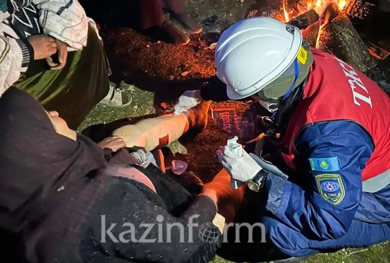 88 тел извлекли казахстанские спасатели из-под завалов в Турции