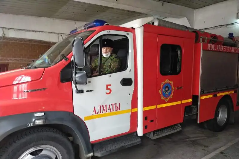 Свыше 30 ровесников независимости трудятся в рядах спасателей Алматы