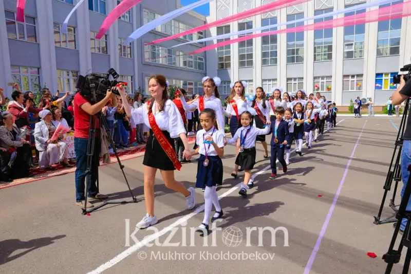 Это окончательное решение? – Тамару Дуйсенову спросили о переносе последнего звонка на 25 мая