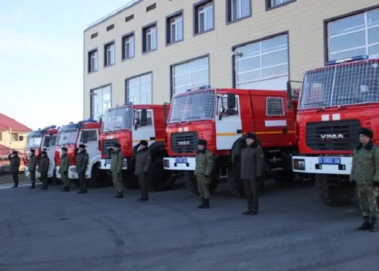 Атырауские спасатели и пожарные получили новую технику