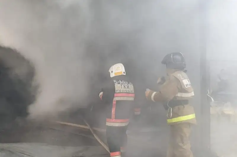 Гараж загорелся в Нур-Султане