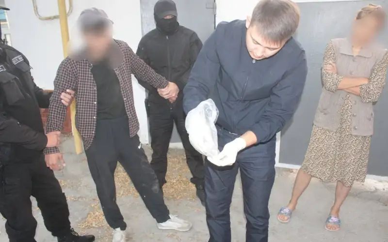 Qyzylorda oblysynyń turǵynynan qarý, esirtki jáne zergerlik buıymdar tárkilendi