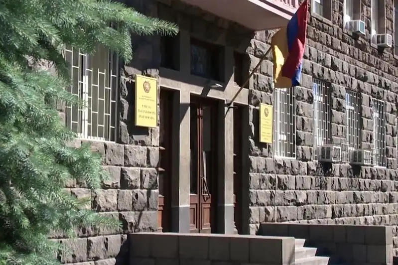 В Армении выявили случаи выдачи фальшивых документов казахстанским и российским покупателям авто