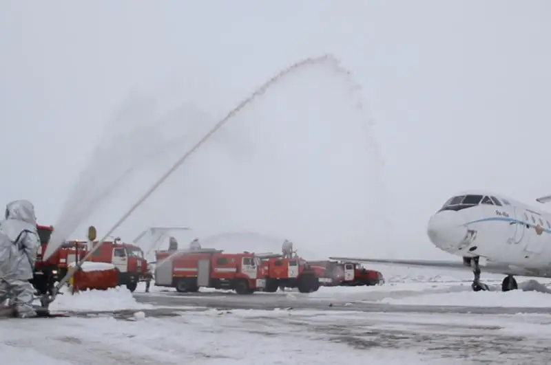 Условный пожар на борту самолета тушили  в Усть-Каменогорске