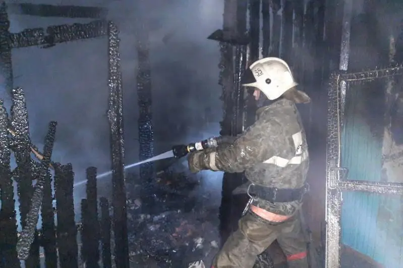 Мужчину спасли во время пожара в ВКО
