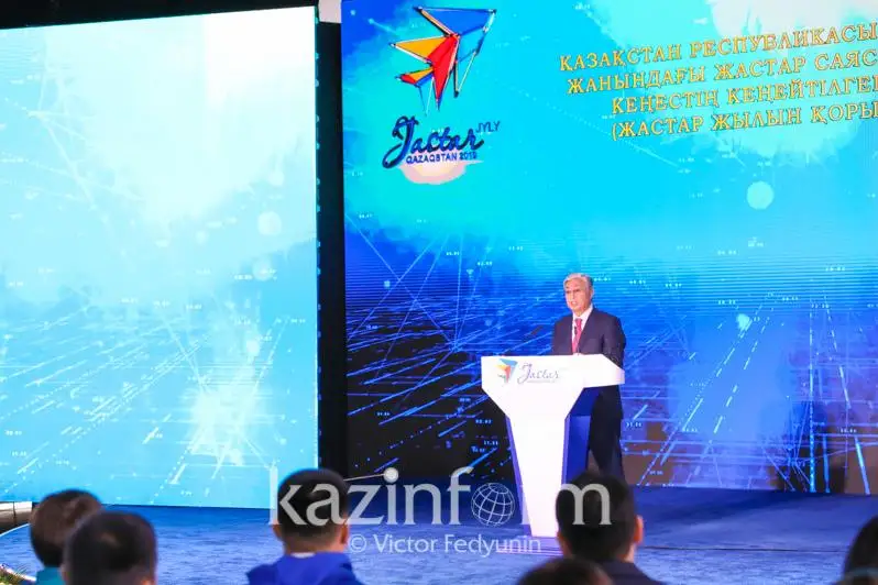 Учеба и трудовая деятельность казахстанцев развиваются в параллельных мирах – Президент РК