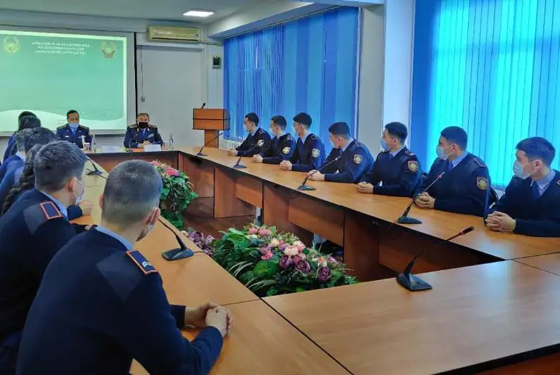Ерлан Тургумбаев встретился с курсантами Алматинской Академии МВД