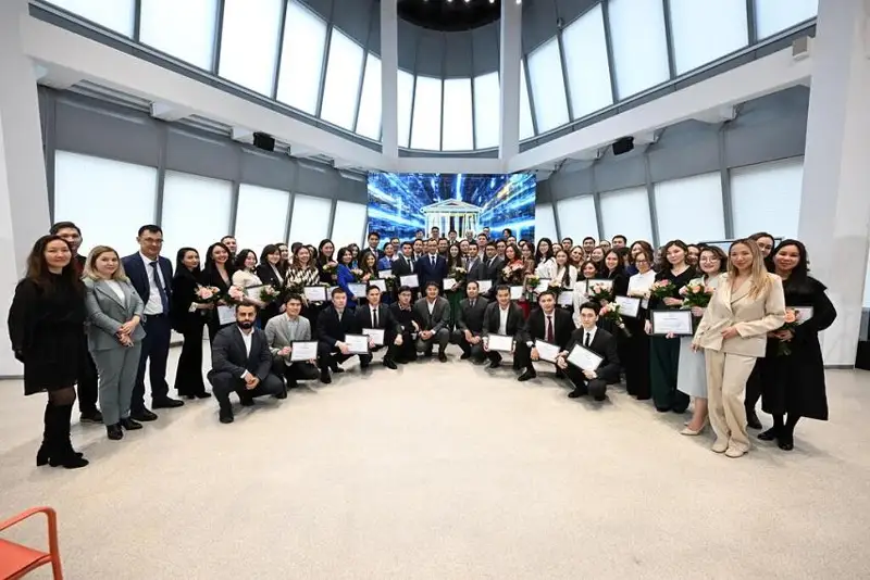 Завершился обучающий курс второго потока Школы аналитики при Сенате Парламента РК