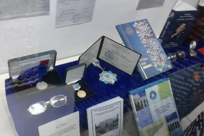 Личные вещи педагогов представили на выставке в Семее