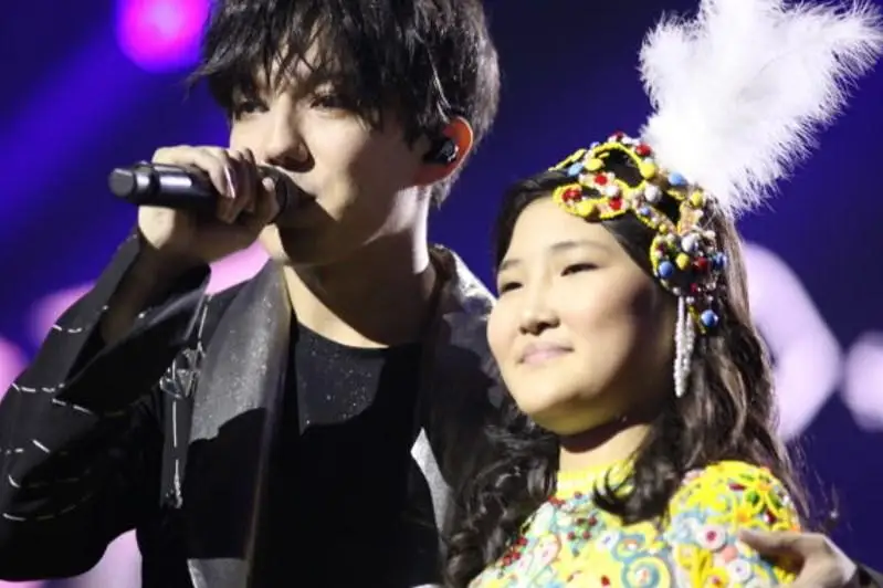 Школьница из Нур-Султана выступила на концерте Димаша Кудайбергена в Нью-Йорке