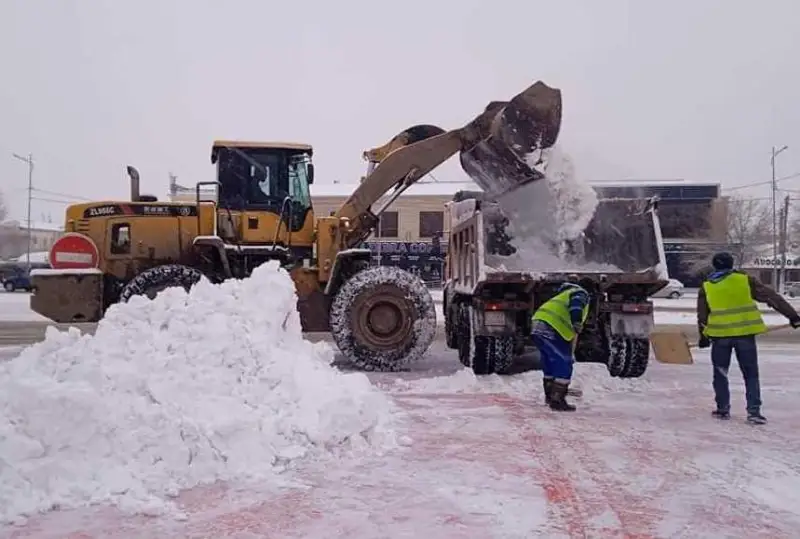 Более 12 тысяч кубометров снега вывезли из Караганды за сутки