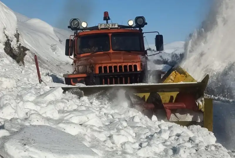 Четыре спуска лавин произвели на автодороге «Усть-Каменогорск – Алтай»