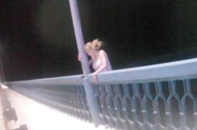 В Павлодаре полицейский спас от суицида мать двоих детей