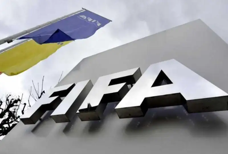 Экс-менеджеру 21st Century Fox грозит 40 лет тюрьмы по коррупционному делу в ФИФА