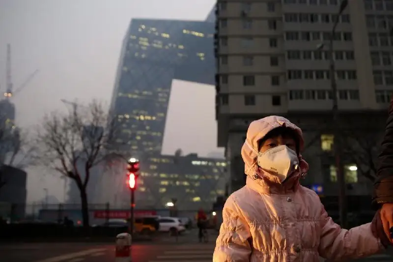 Загрязнение воздуха в Пекине достигло опасного для здоровья населения уровня