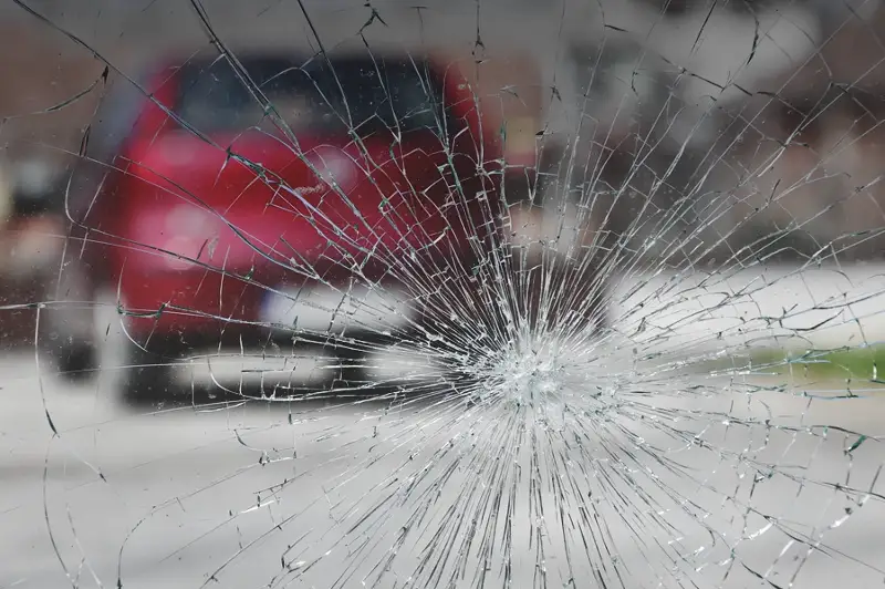 Два человека погибли и четверо пострадали в ДТП на барахолке в Алматы