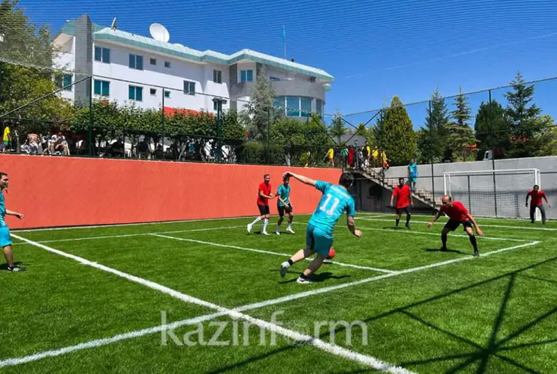 Ко Дню Конституции РК в Анкаре провели футбольный турнир