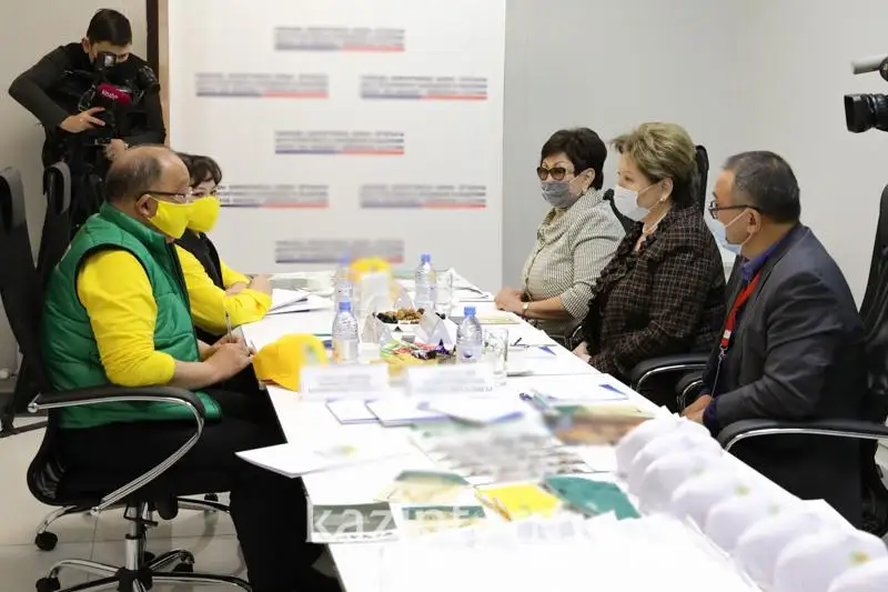 В Центре непартийного наблюдения за выборами  прошла встреча  с представителями партии «Ауыл»