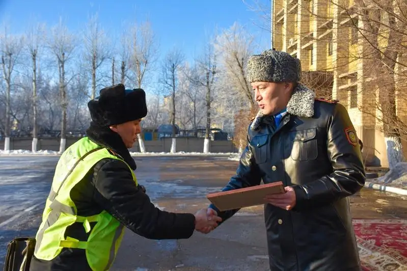 Задержавших педофила полицейских поощрили в Караганде