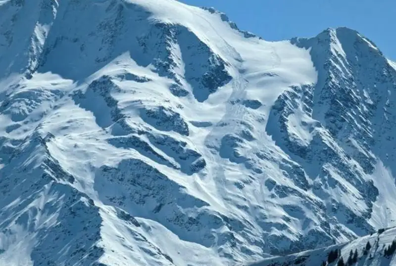 Шесть лыжников погибли при сходе лавины во французских Альпах