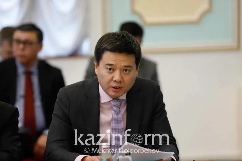 Об исполнении плана законопроектных работ  рассказал Марат Бекетаев