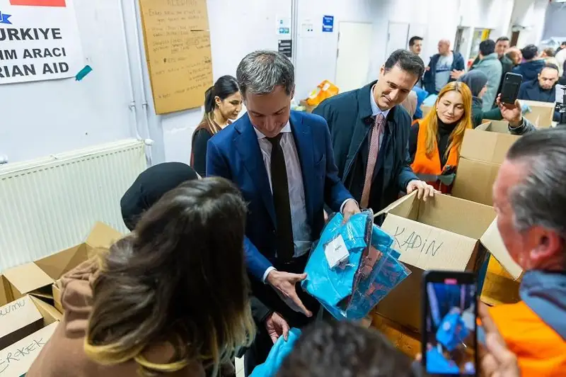 Почтовые операторы Бельгии и Турции отправляют посылки с вещами пострадавшим от землетрясения