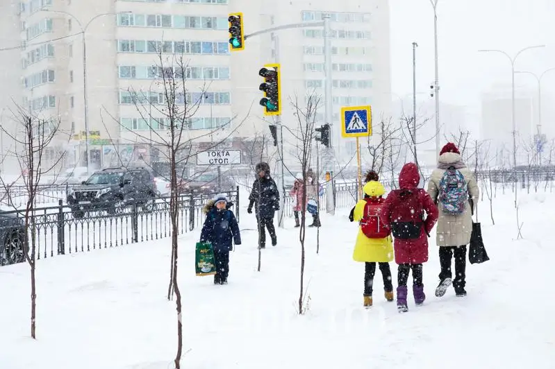 В Усть-Каменогорске и Семее из-за непогоды отменены занятия в школах