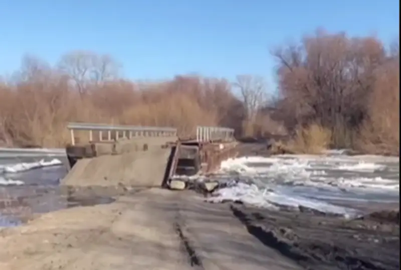 Видео с «уплывающим» мостом прокомментировали в акимате в СКО