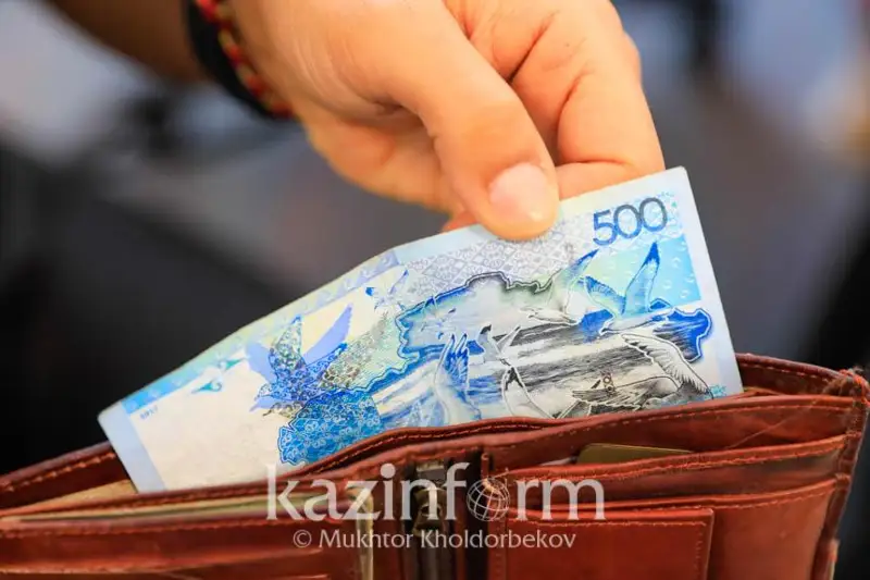 Около 1,8 млн казахстанцев коснется повышение минимальной зарплаты