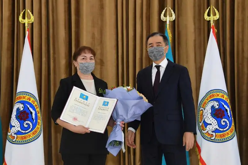 Государственные награды вручены жителям Алматы