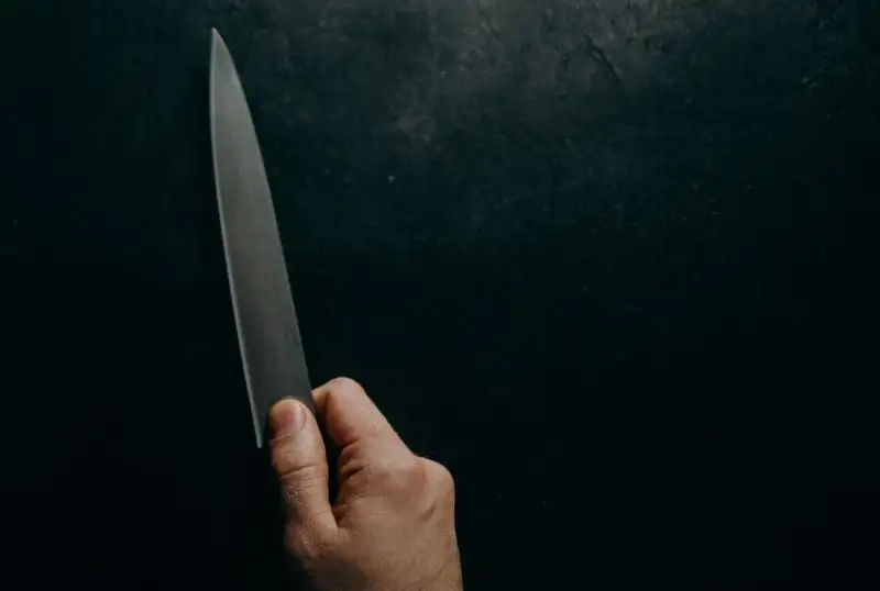 Мужчина угрожал ножом пассажирам автобуса в Алматы