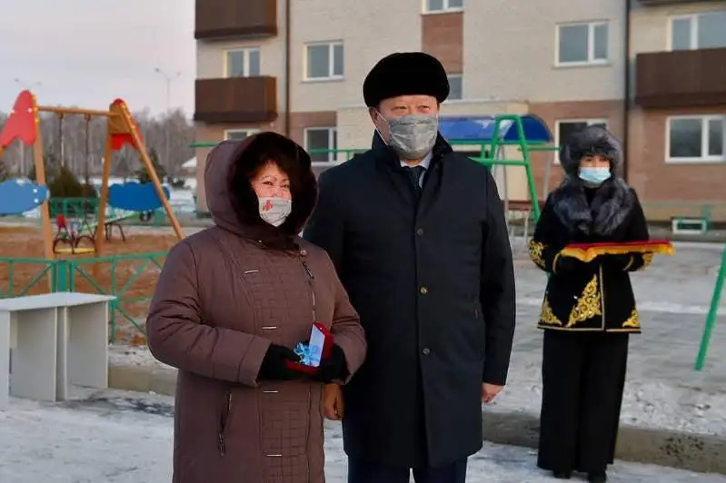 40 сельских семей получили новые квартиры в СКО