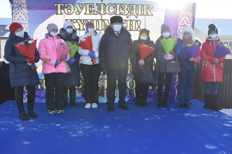 Многодетные семьи в районе Алтай ВКО получили ключи от домов