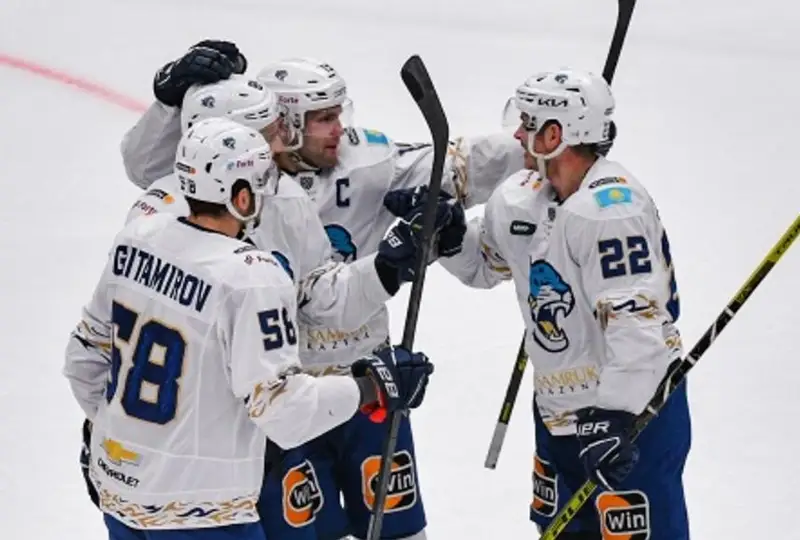 Названы зарплаты самых дорогих игроков «Барыса» после худшего сезона КХЛ